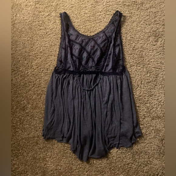 XS Free People Babydoll Empire Waisted Navy Top with Floral Embroidery Detail - Picture 9 of 10
